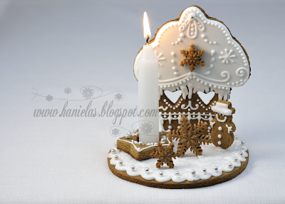 Cupcake Gingerbread Centerpiece