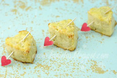 Valentine Heart With Arrow Cheese Biscuits