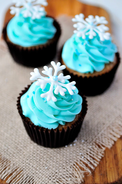 Piped White Chocolate Snowflakes