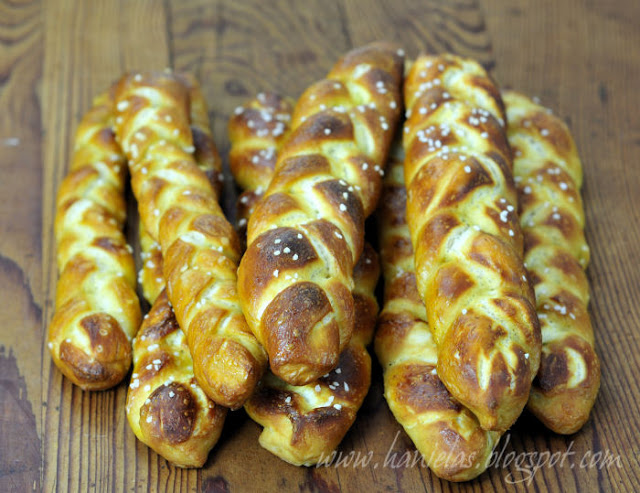 ~Braided Soft Pretzels~