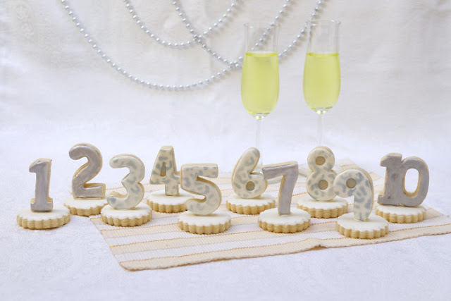 New Year’s Eve Countdown Cookie Centerpiece
