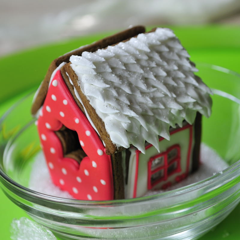 Snowy Gingerbread Roof Tutorial Haniela's Recipes, Cookie & Cake