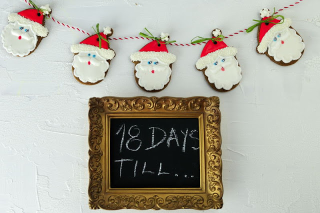 Santa Cookie Garland