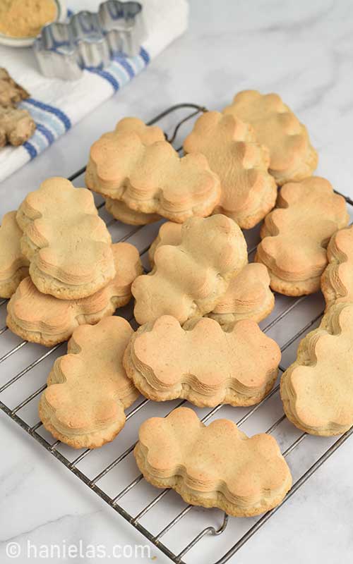 Baked cookies on a cooling rack.