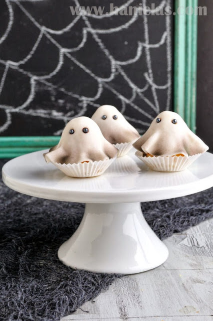 Mini Halloween Ghost Cakes