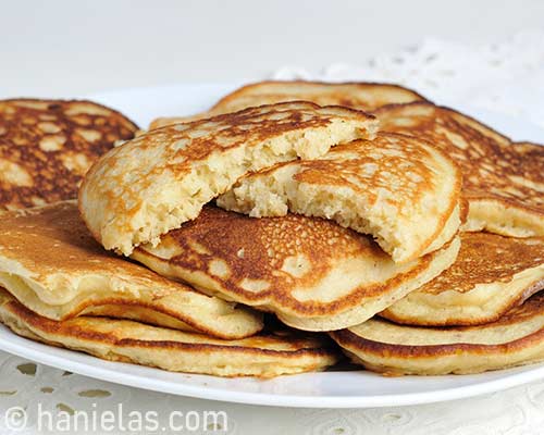 Close up of sliced pancake.