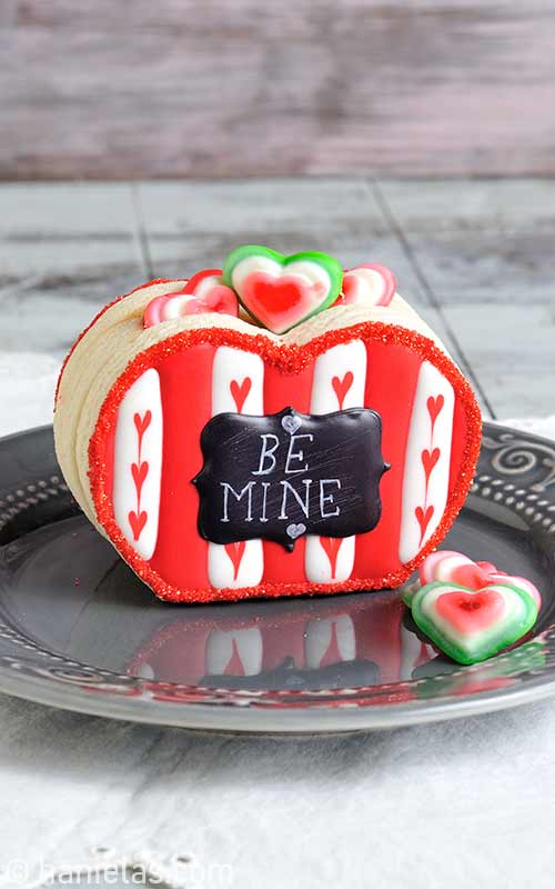 Valentine’s Day Heart Cookie Box