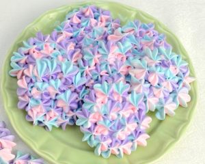 Hydrangea Meringue Cookies - Haniela's