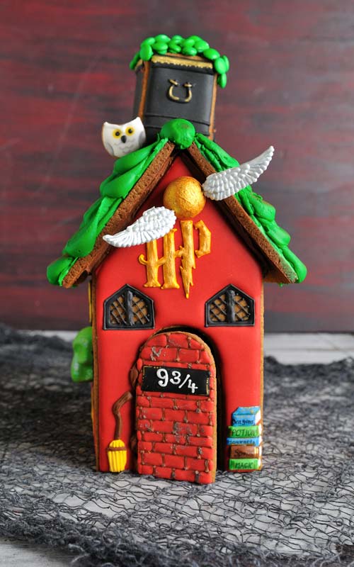 Harry Potter Gingerbread House [Templates]