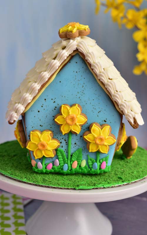 How to decorate beautiful Easter Gingerbread House