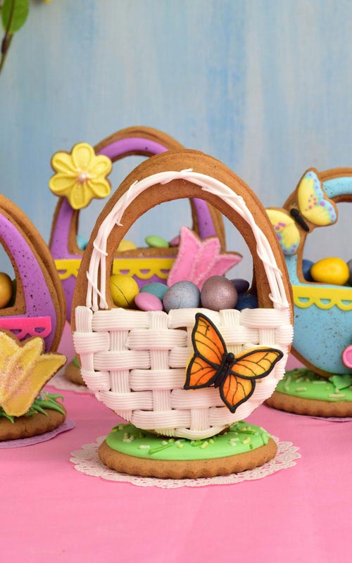 Basket Weave 3D Easter Egg Cookie filled with candies